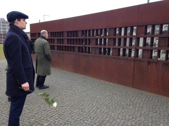 Eesti-Saksa parlamendirühm külastas Berliini müüri memoriaalmuuseumi